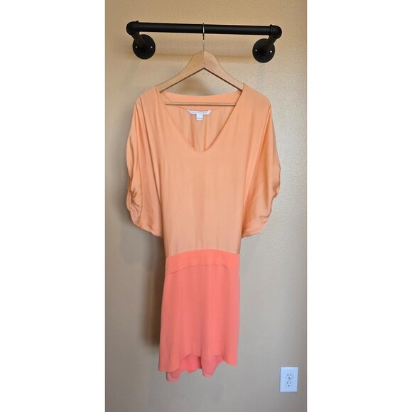 Diane Von Furstenberg mid length dress in peach / orange short sleeve size 4 - Picture 2 of 11